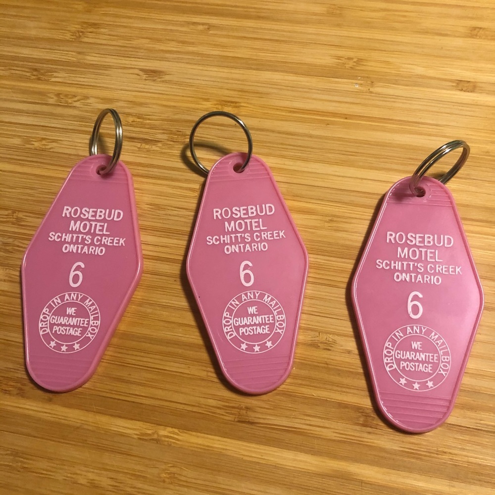 Schitt's Creek Rosebud Motel Keychain - Picture 4 of 7